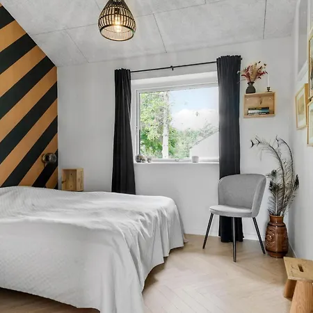 3 Bedroom Pet Friendly In Orsted (Midtjylland)