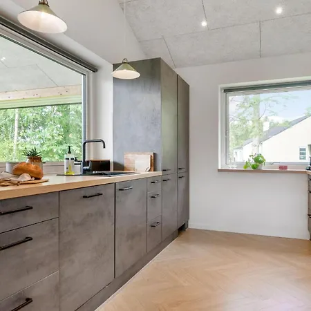 3 Bedroom Pet Friendly In Holiday home Orsted (Midtjylland)