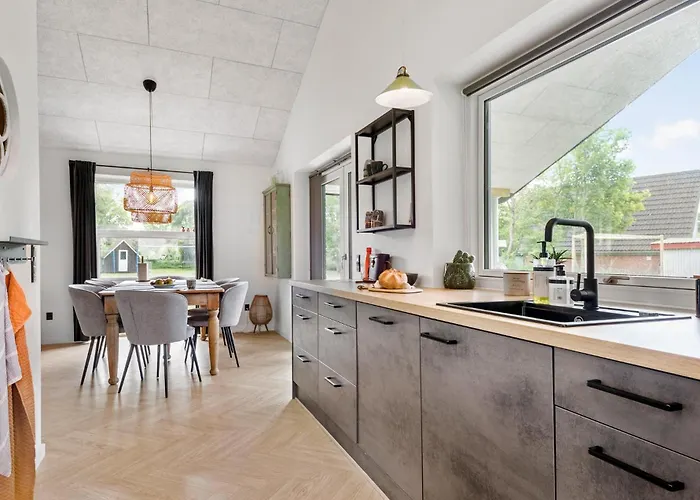 3 Bedroom Pet Friendly In